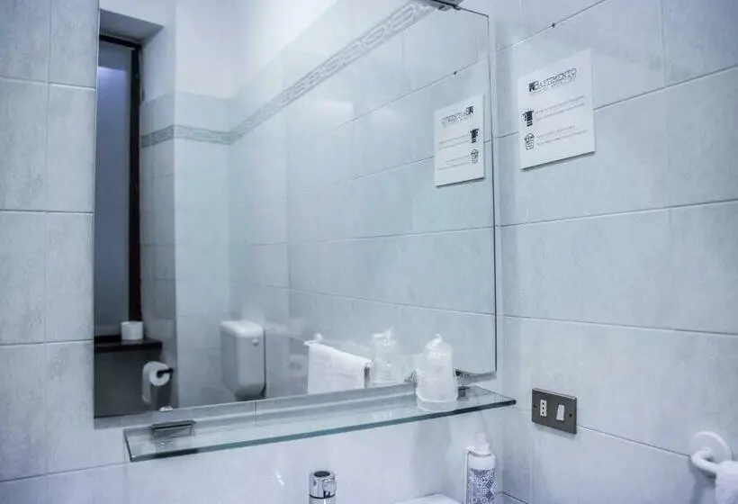 Standard-huone, Bastimento