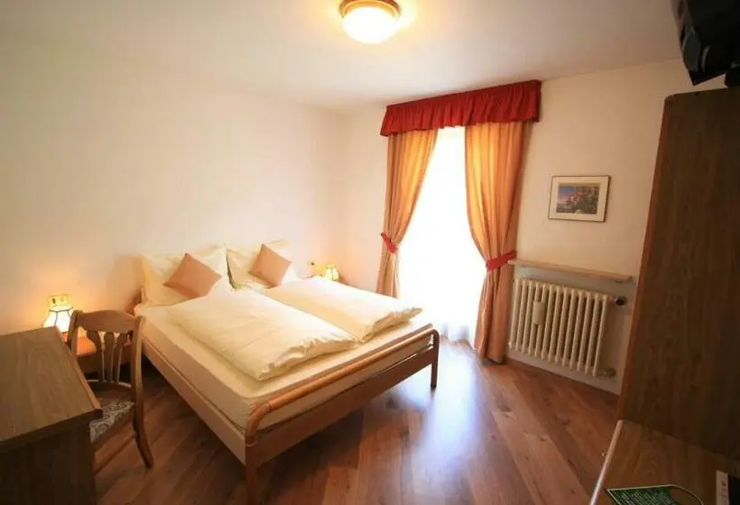 اتاق استاندارد با چشم‌انداز کوهستان, Kyrr Smart Mountain Retreat