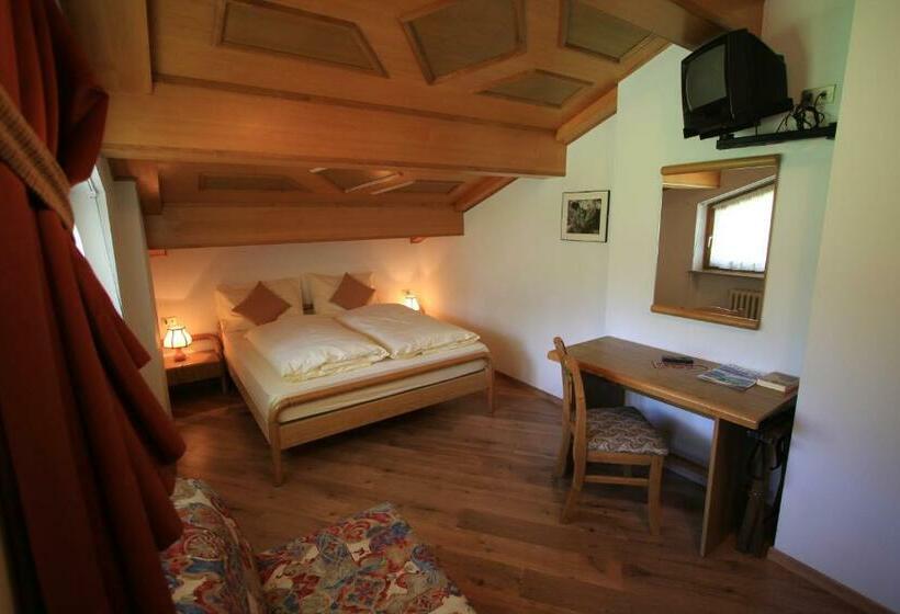 חדר סטנדרט נוף להרים, Kyrr Smart Mountain Retreat