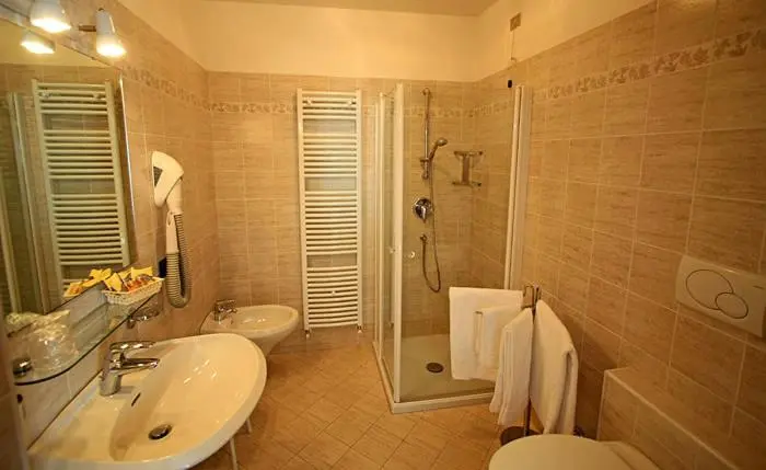 اتاق استاندارد سه نفره, Kyrr Smart Mountain Retreat