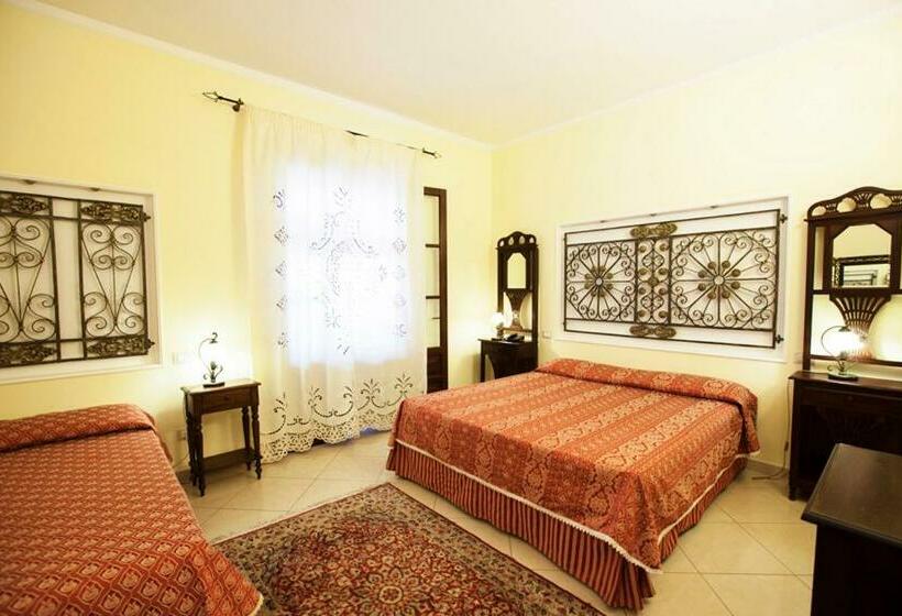 Triple Room Sea View, Ghibli