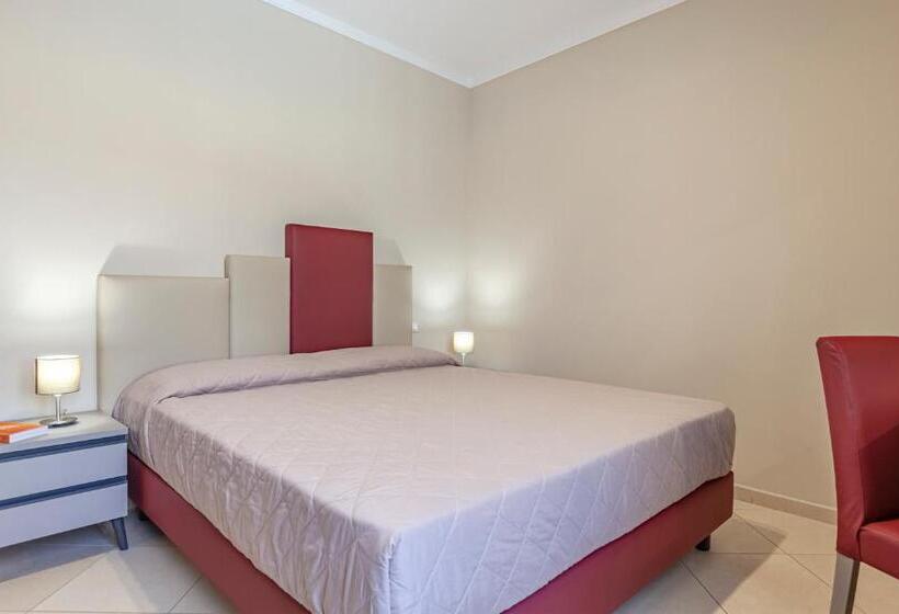 غرفة قياسية مزوَّدة بشُرفة, Ghibli