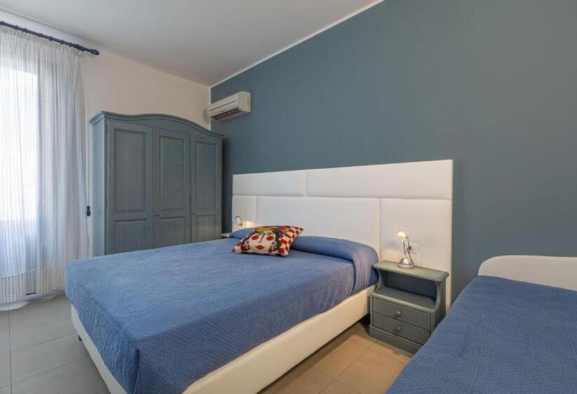 غرفة قياسية ثلاثية مزودة بشرفة, Ghibli