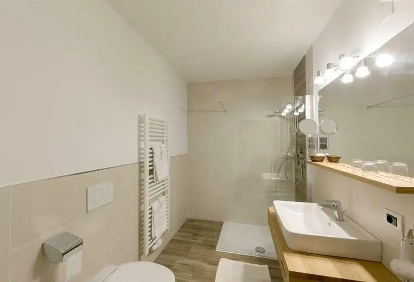 Comfort-huone, Kristall