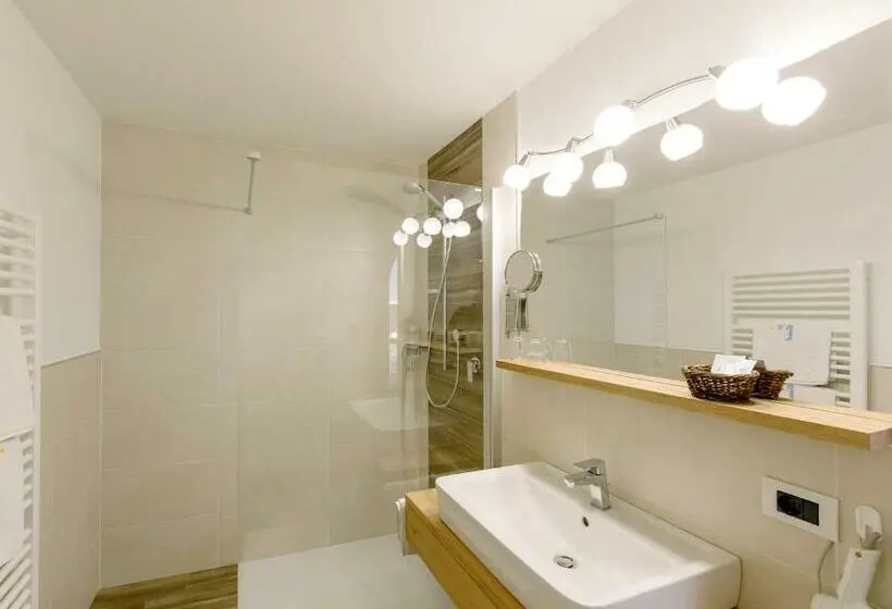Comfort-huone, Kristall