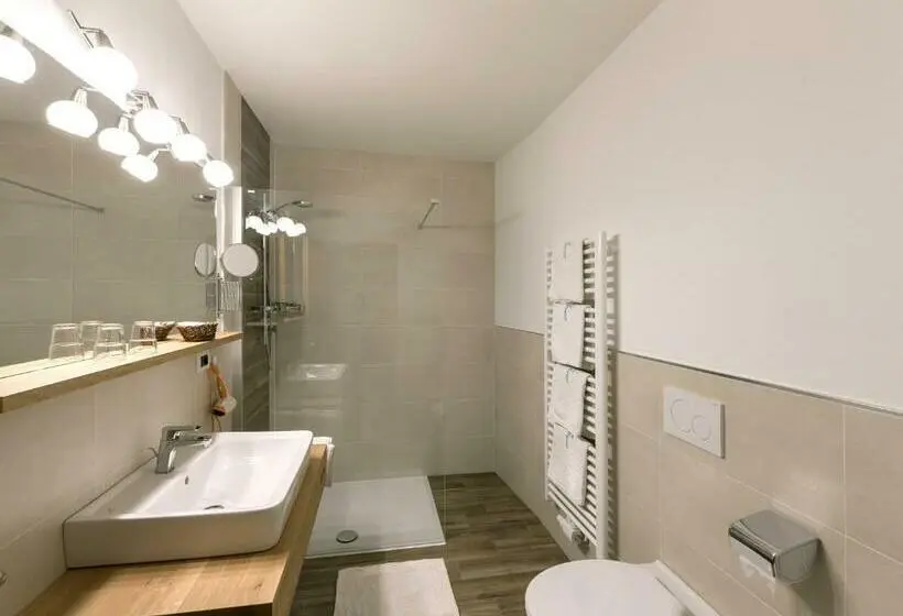 Comfort-huone, Kristall