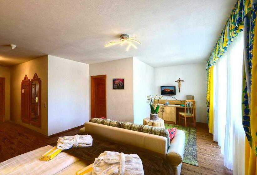 סוויטת סופריור, Kristall