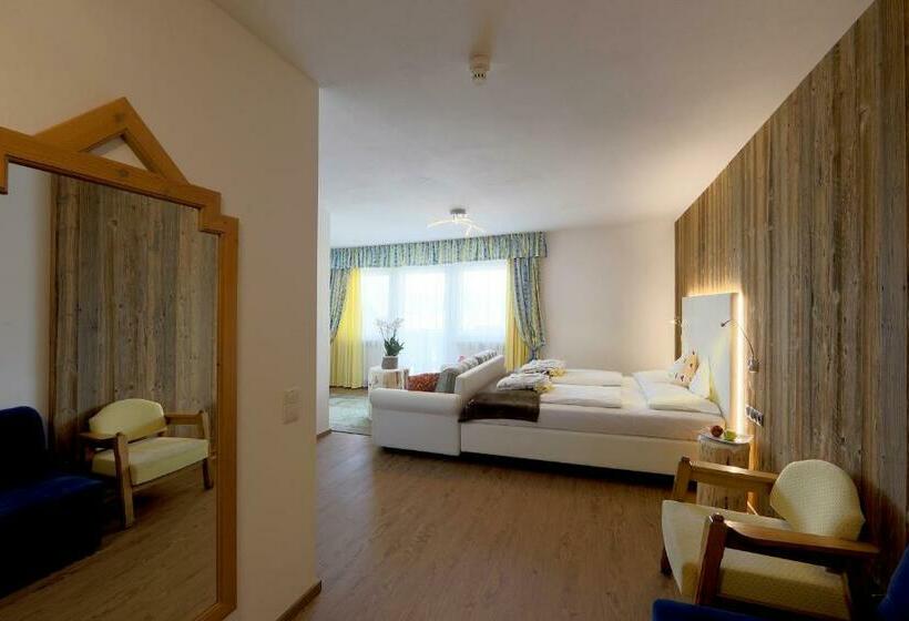 סוויטת סופריור, Kristall