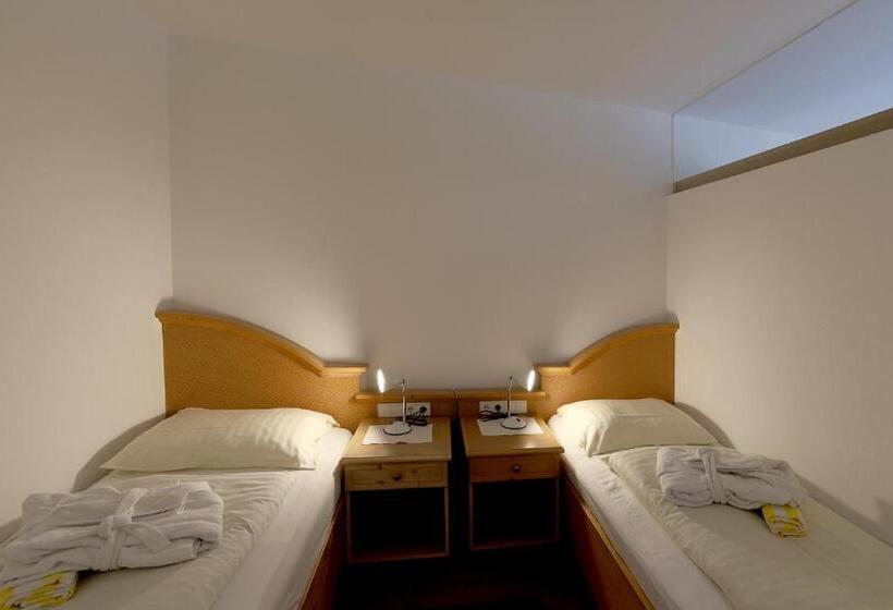 סוויטת סופריור, Kristall