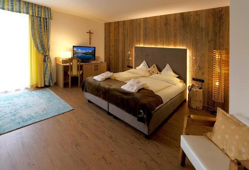 סוויטת סופריור, Kristall