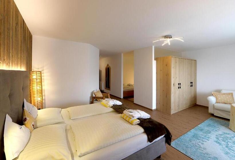 סוויטת סופריור, Kristall