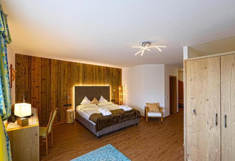 סוויטת סופריור, Kristall