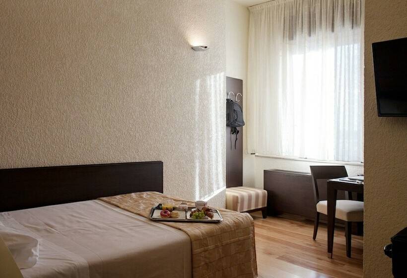 غرفة قياسية فردية, La Bettola