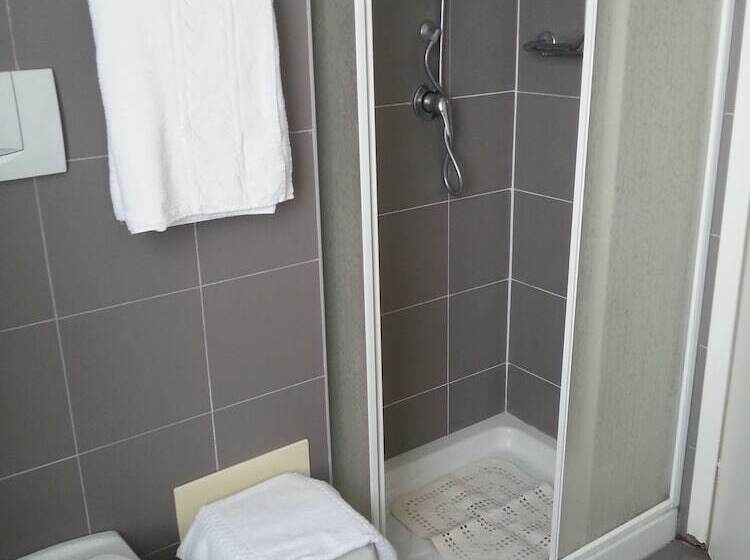 חדר סטנדרט לשלושה, La Bettola