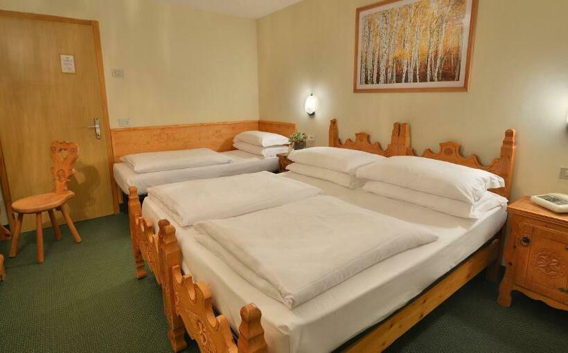 غرفة قياسية ثلاثية, Loredana