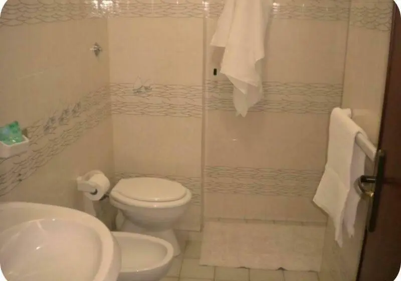Standard Kolmen Hengen Huone, L'ulivo