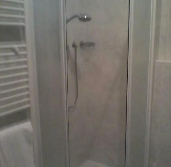 Standard Kolmen Hengen Huone, Miravalle 2000