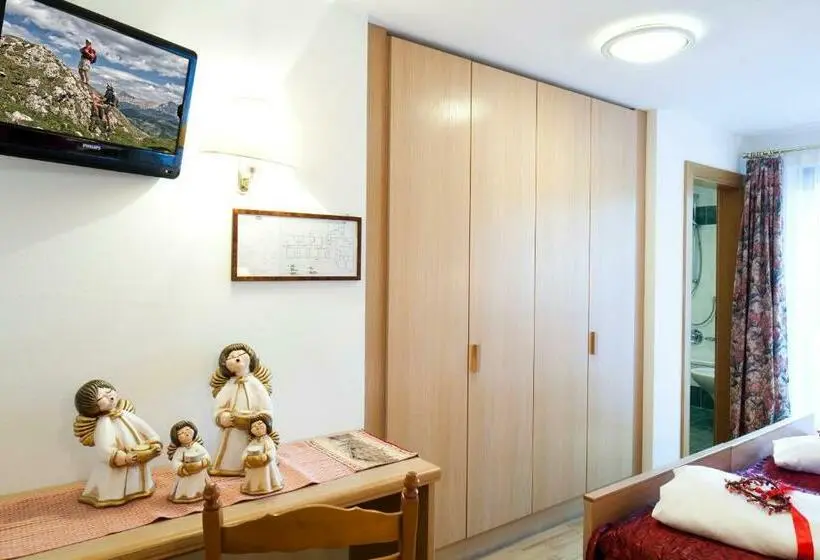 Standard Kolmen Hengen Huone, Mountain Hotel Mezdì