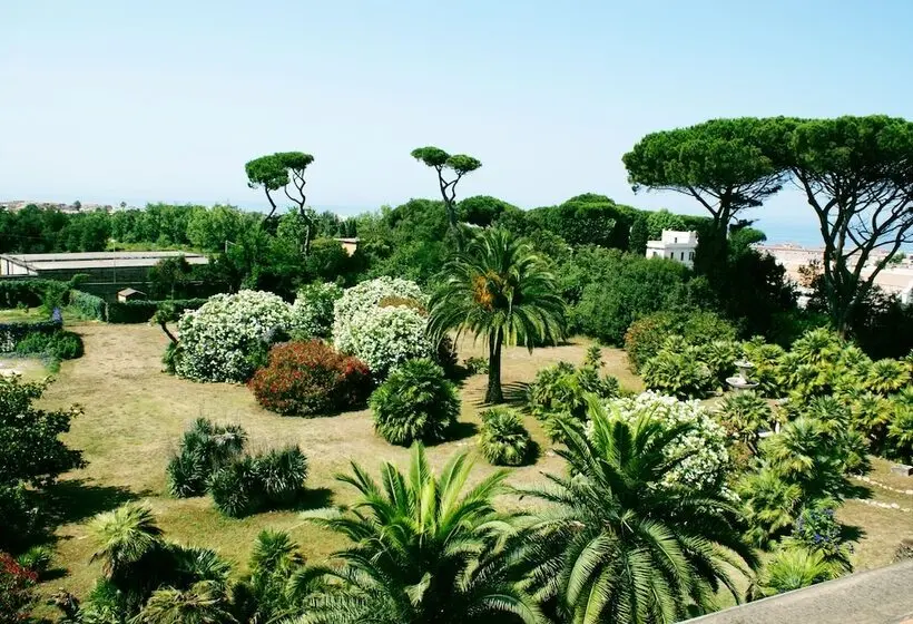 اتاق سوپریور سه تخته, Parco Dei Principi