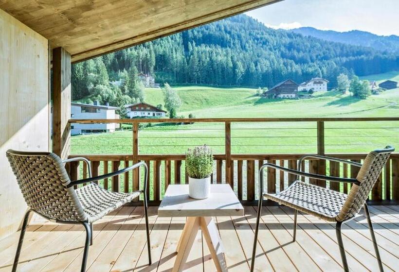Студия Стандарт, Pra Palmer The Green B&b