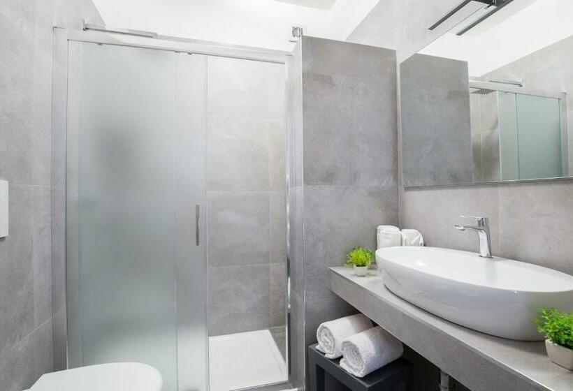 استودیوی استاندارد, Svevo Sea House