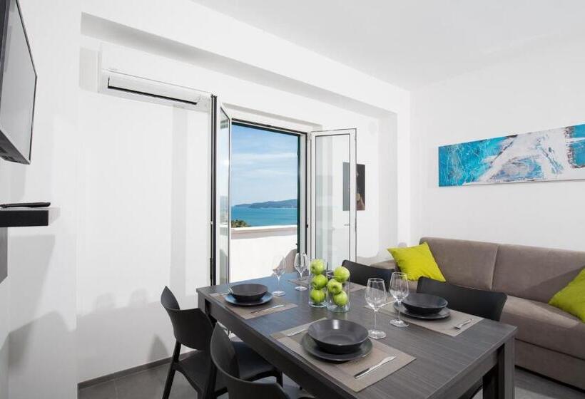 آپارتمان سوپریور 1 خوابه, Svevo Sea House