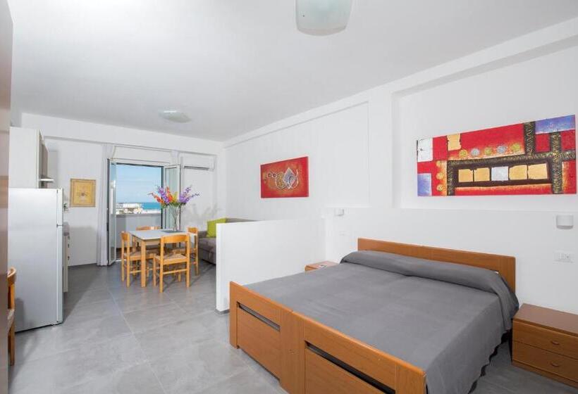 استودیو خانوادگی, Svevo Sea House