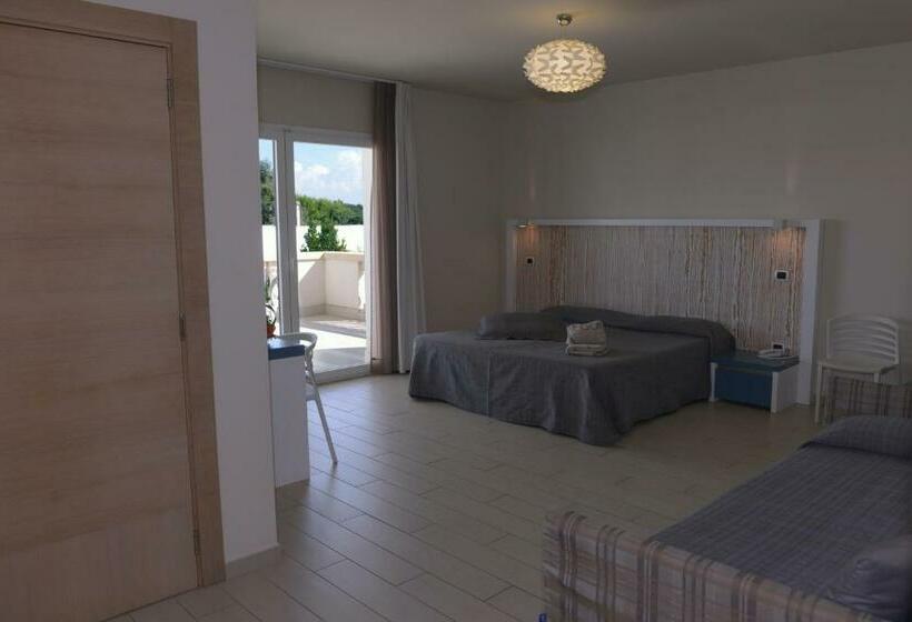 측면 바다 전망 스탠다드 3인룸, Tabù