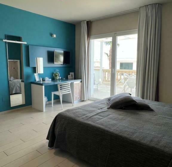 측면 바다 전망 스탠다드 3인룸, Tabù