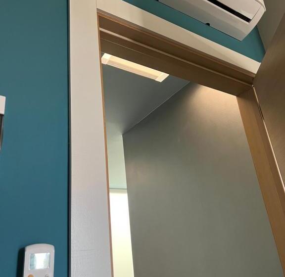 스탠다드 발코니 룸 측면 바다 전망, Tabù