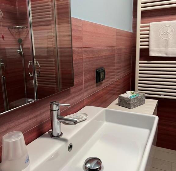 수피리어 테라스 룸, Tabù