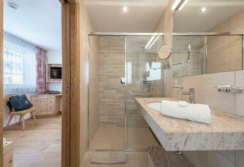 Номер Стандарт Индивидуальный, Theiner