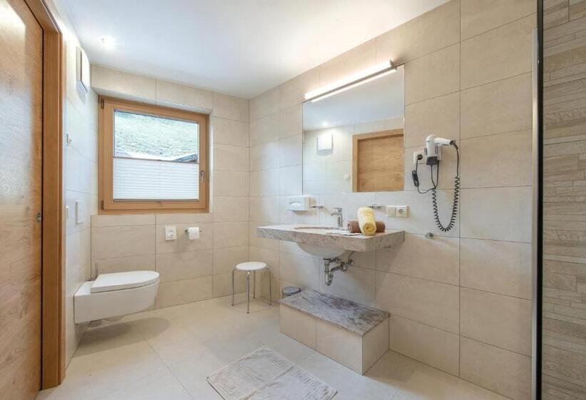 Номер Стандарт, Theiner