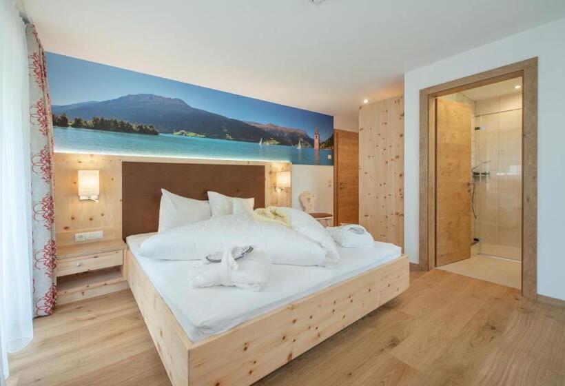 Номер Стандарт, Theiner