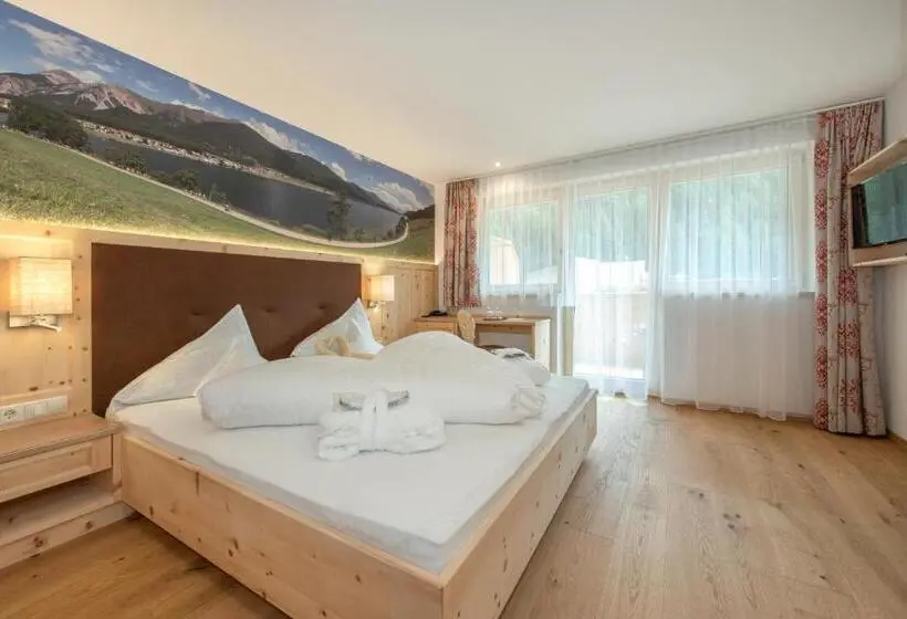 Deluxe-huone Parveke, Theiner