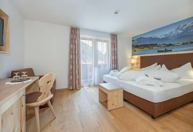 Deluxe-huone Parveke, Theiner