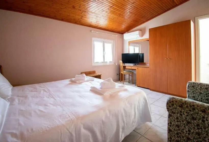 Standard Kolmen Hengen Huone, Villa Giada