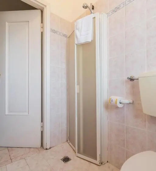 Economy-huone, Villa Giada