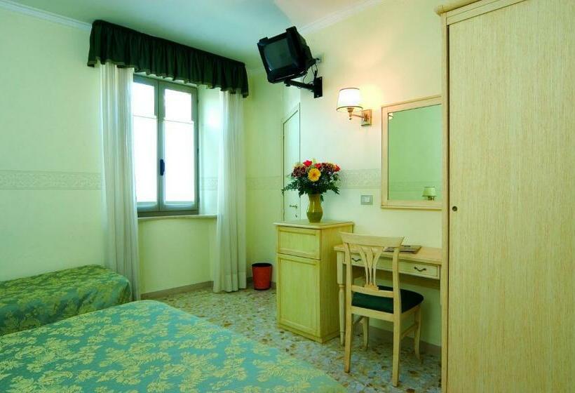 スタンダードトリプルルーム, Villa Helvetia