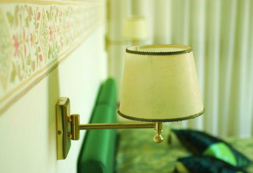 スタンダードトリプルルーム, Villa Helvetia