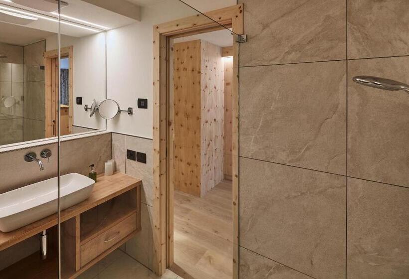 Номер Стандарт с Балконом, Mountain Hotel Mezdì