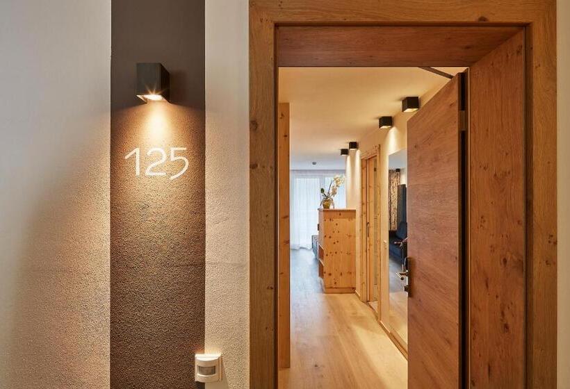 غرفة قياسية مزوَّدة بشُرفة, Mountain Hotel Mezdì