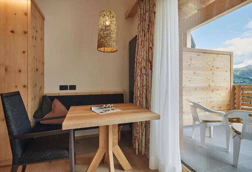 Номер Стандарт с Балконом, Mountain Hotel Mezdì
