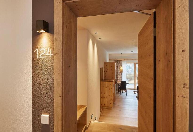 غرفة قياسية مزوَّدة بشُرفة, Mountain Hotel Mezdì