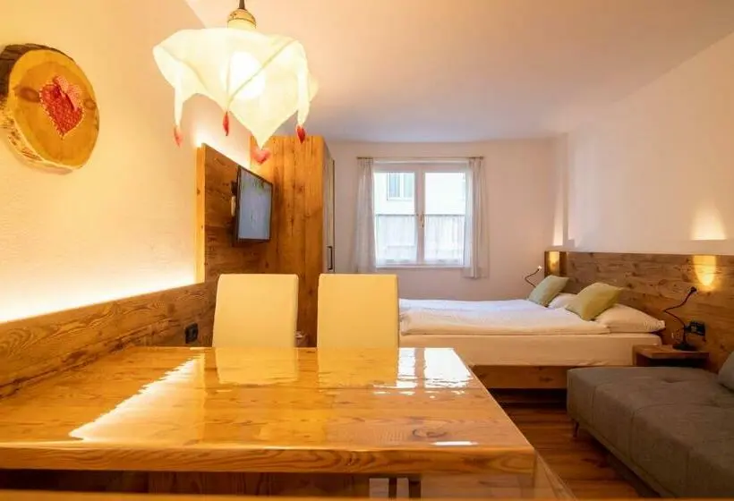 Standard-studio, Residence Montebel