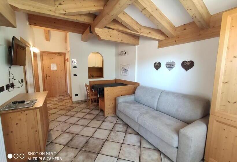 דירה בת חדר שינה 1 עם מרפסת, Residence Montebel