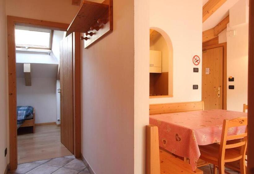 חדר משפחתי, Residence Montebel