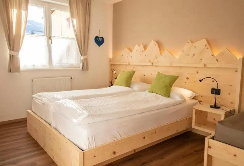 Superior-perhehuone, Residence Montebel