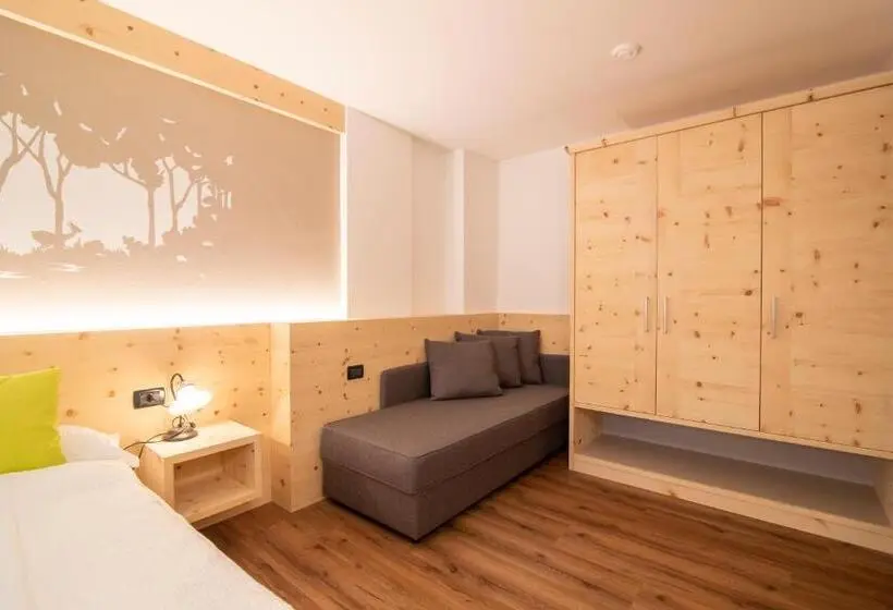 Superior-perhehuone, Residence Montebel