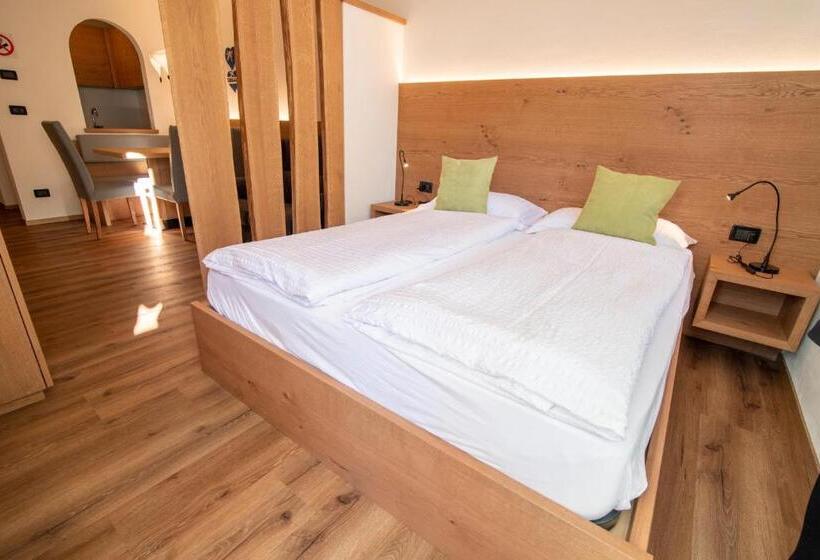 חדר משפתחתי סופריור, Residence Montebel